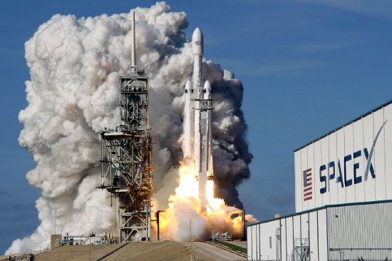 SpaceX收盘上涨近1%，终结三连跌